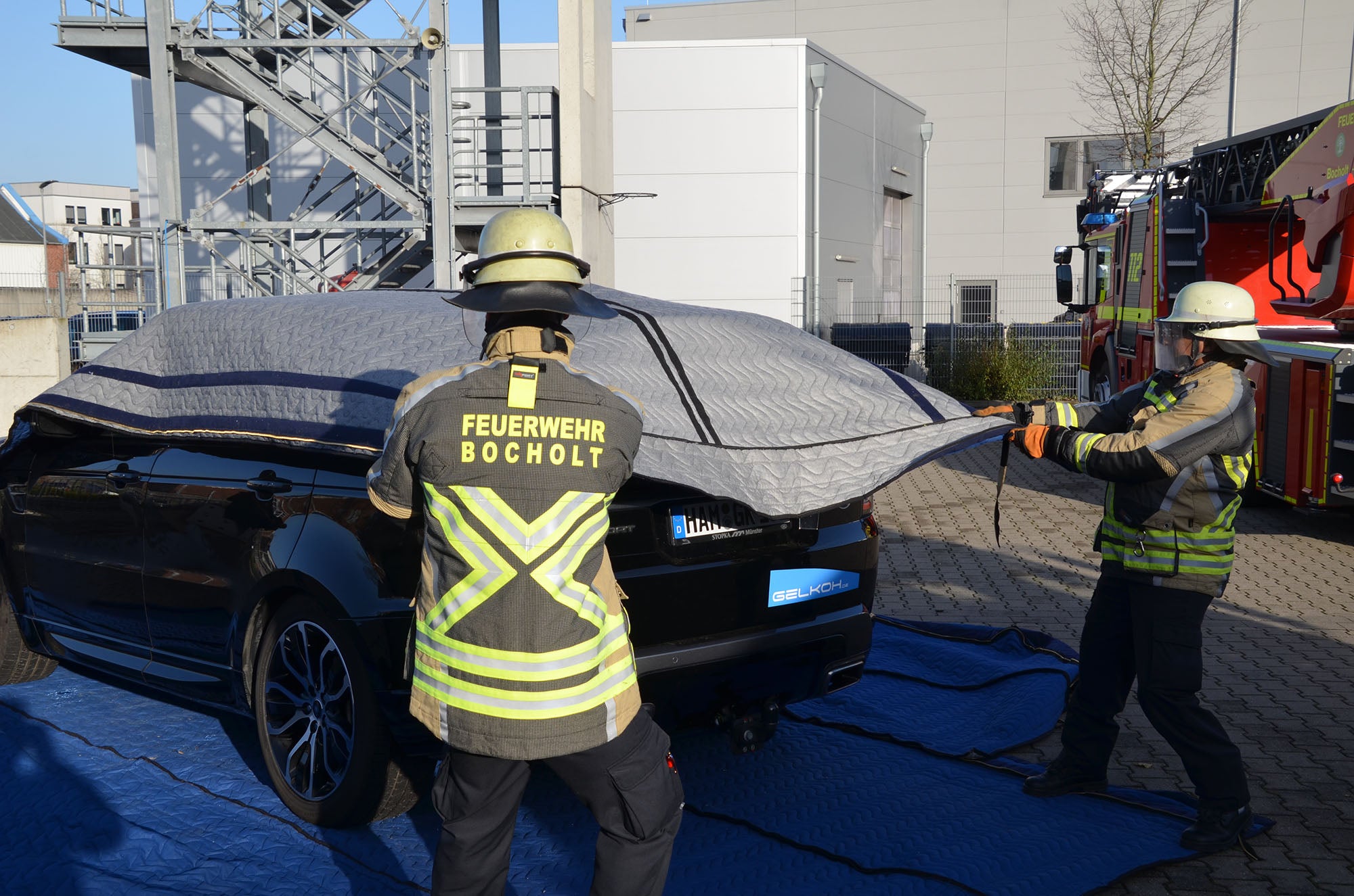 A New Effective Solution For EV Caught Fire: Emergency Blanket