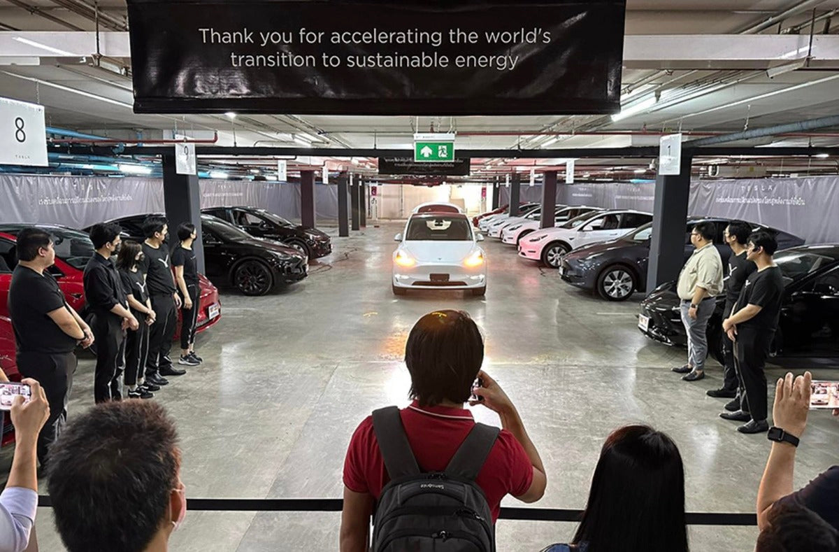 Tesla Officially Starts Delivery of Model Y & 3 to Thailand