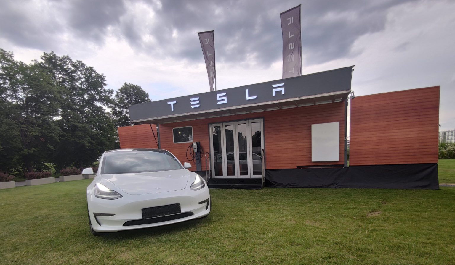 Tesla First Urban-Style Experience Center In Poland As Worldwide Expansion Accelerates