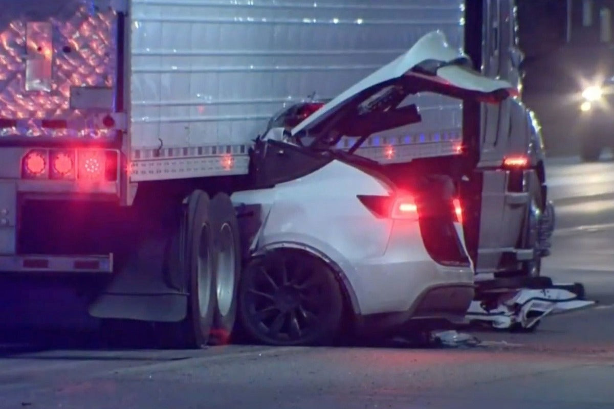 Autopilot not Involved in Accident Involving Semi Truck & Tesla Car in Detroit, Believes Police