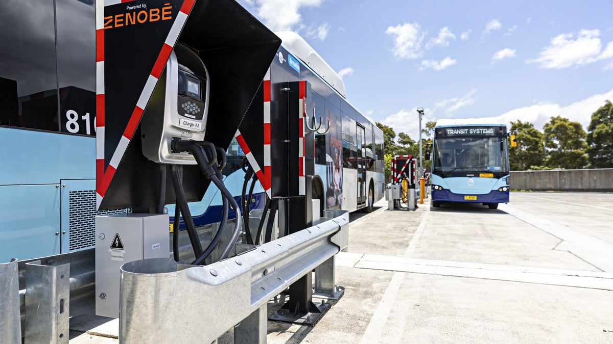 Tesla Megapack Powers Electric Bus Depot, Making its Energy Supply Independent from Grid