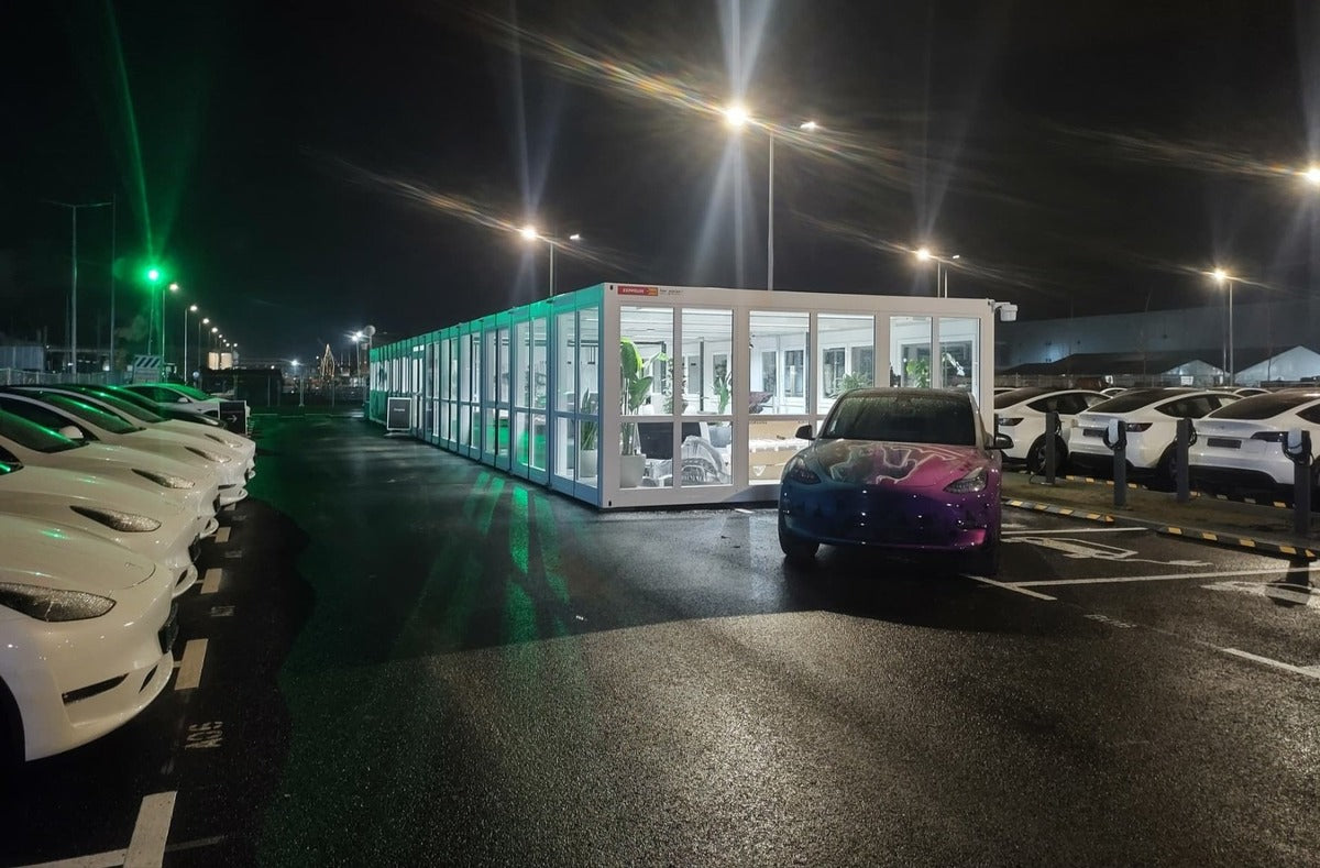 Tesla Incentivizes Customers Picking Up Cars Directly from Giga Berlin to Improve Logistics at End of Q4