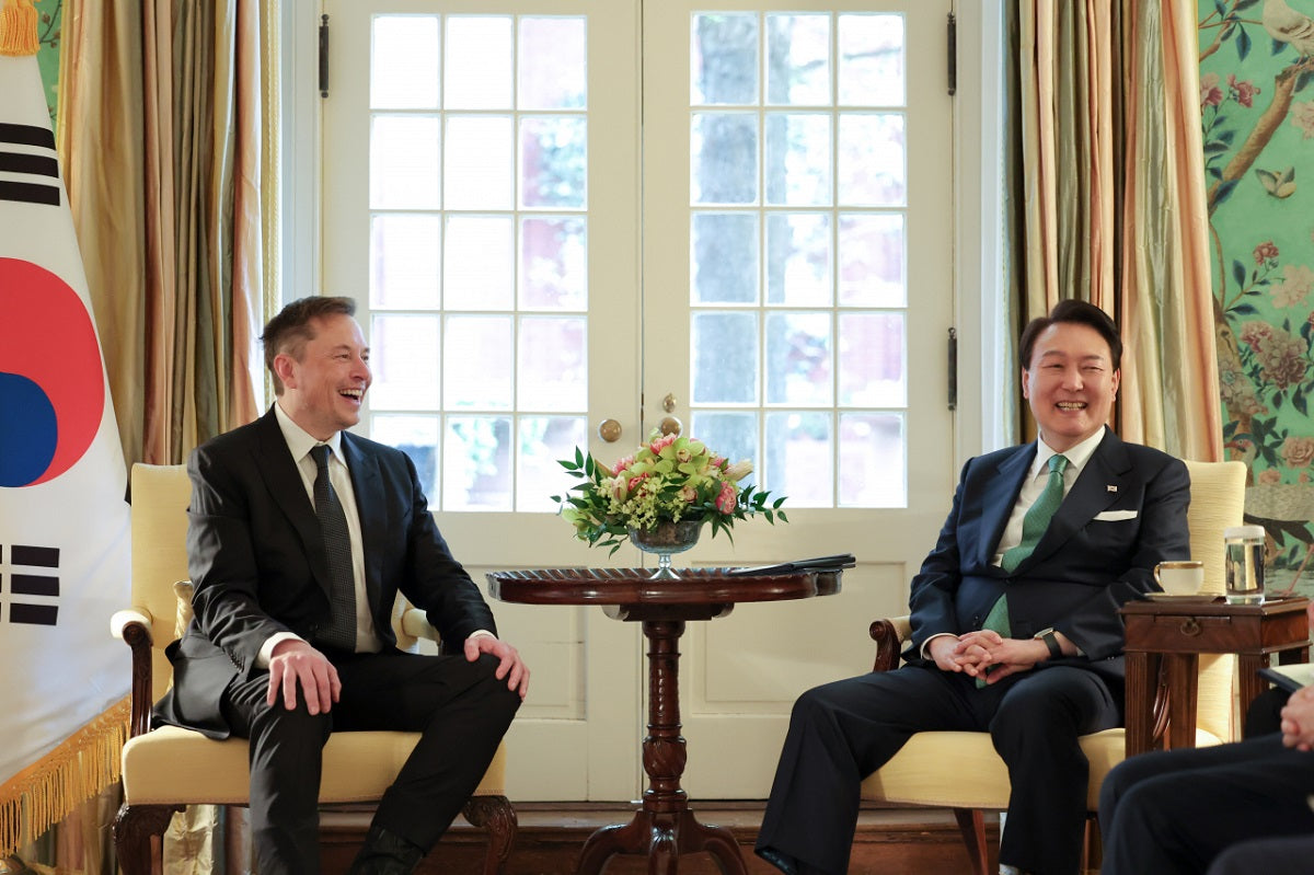 Elon Musk Meets with the President of South Korea