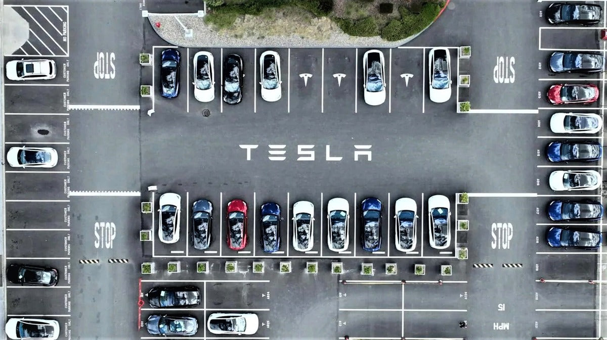 Tesla's Lead Over other Automakers in EV Race Only Amplified by Headwinds, says Credit Suisse