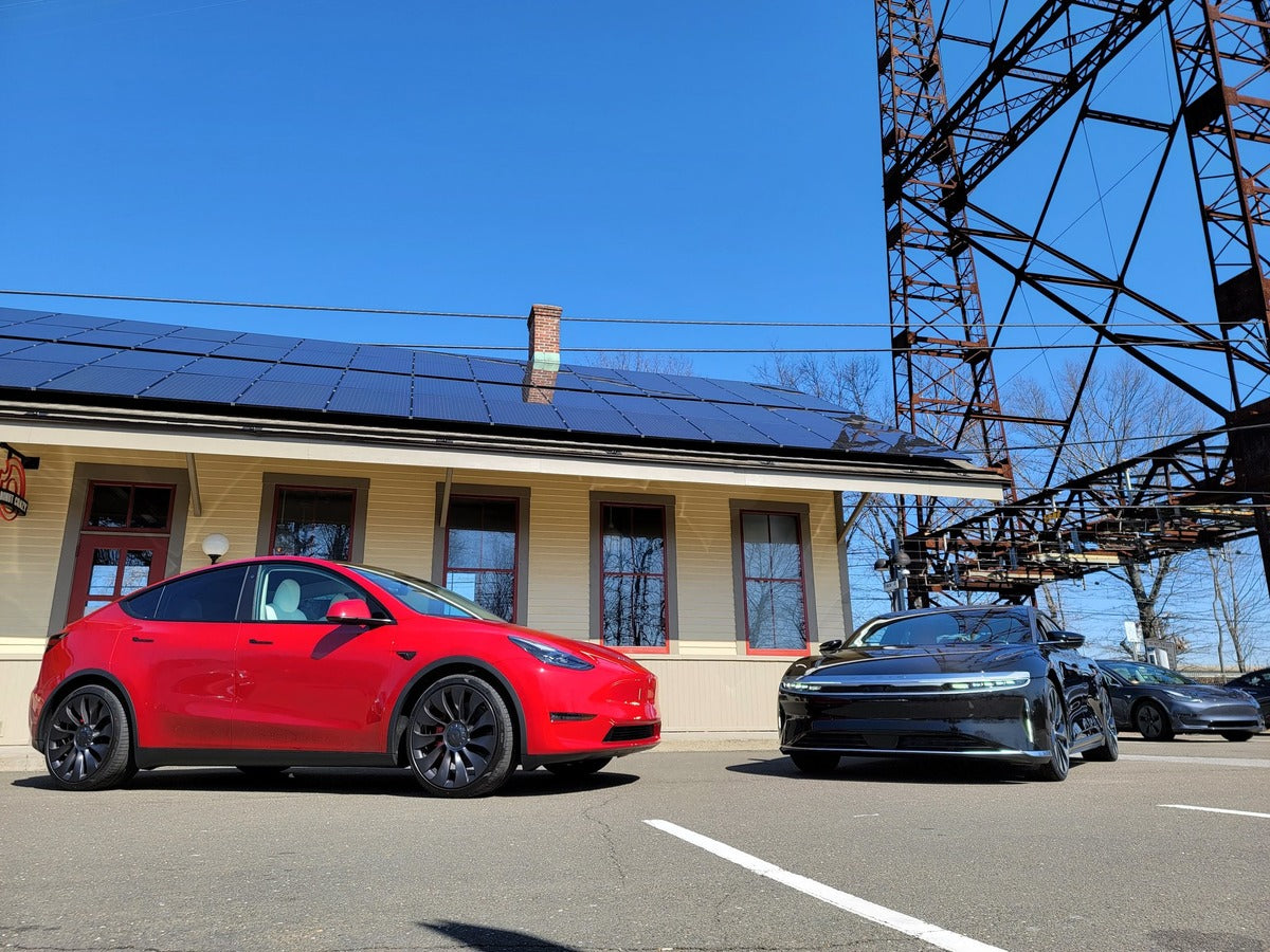Tesla Stands Up for Connecticut Residents in the Fight Against Dealerships for EV-Buying Freedom