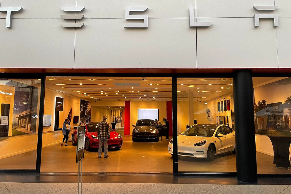 Tesla Prepares to Open its First Brick-and-Mortar Store in Israel