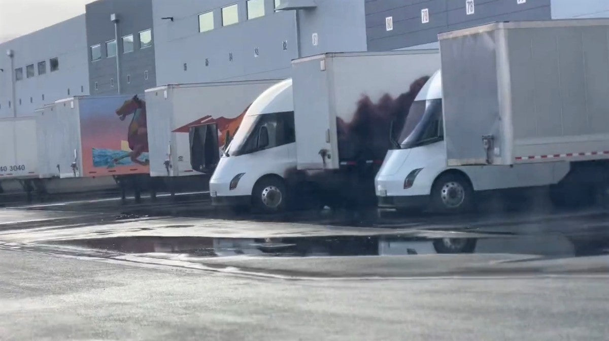 Tesla Giga Nevada Is Preparing New Batch of Semis for Delivery