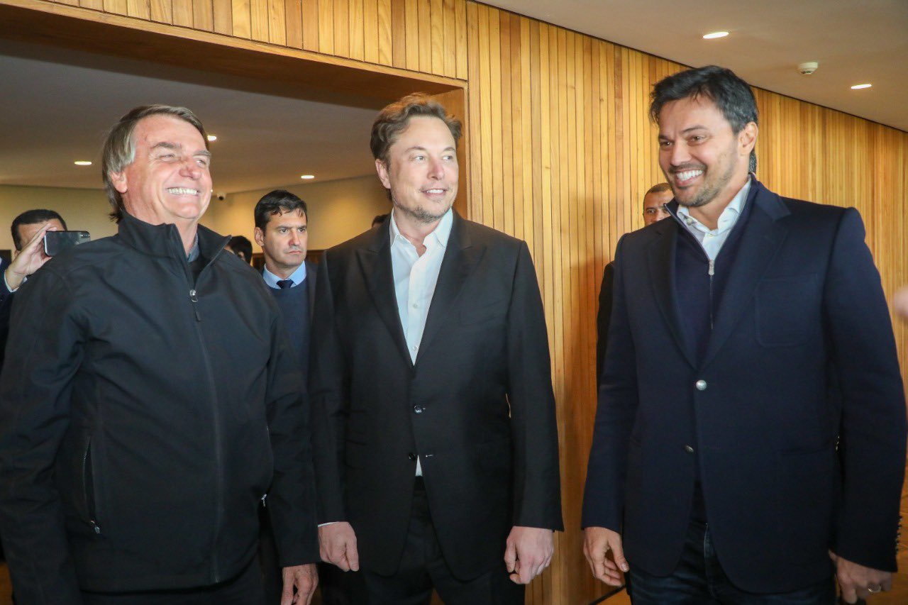Elon Musk visits Brazil President to plan providing SpaceX Starlink to 19,000 rural schools & using the Internet network to monitor the Amazon rainforest