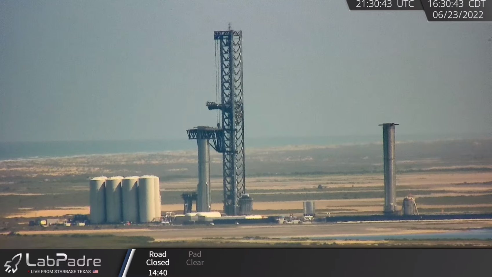 SpaceX uses robotic launch tower arms to lift Super Heavy rocket on mount for the first time [VIDEO]