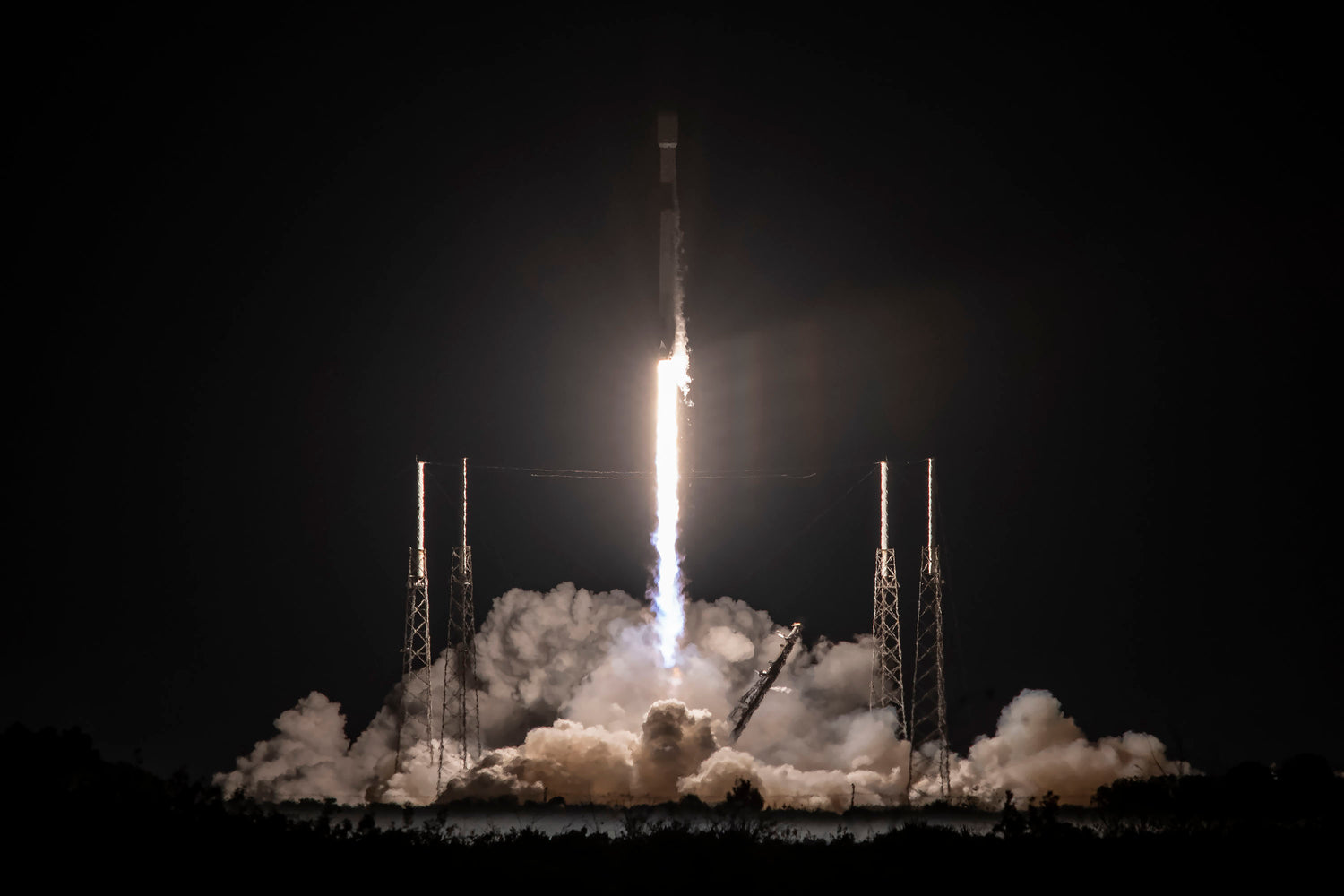 SpaceX launches another fleet of competitor OneWeb's broadband satellites