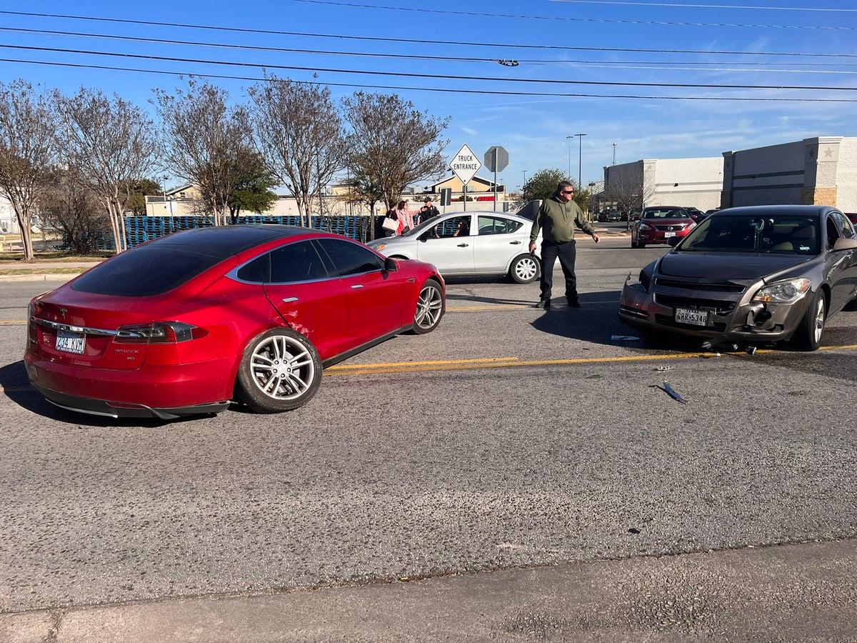 Tesla Model S Protects Occupants After Being Hit by Inattentive Driver