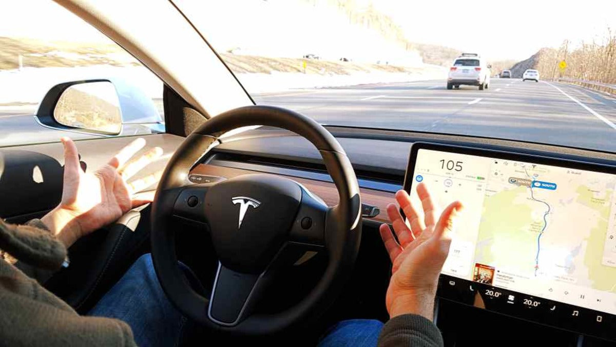 Tesla Autopilot Makes Vehicles Much Safer Despite Still Being in Early Stages, Says Loup Ventures