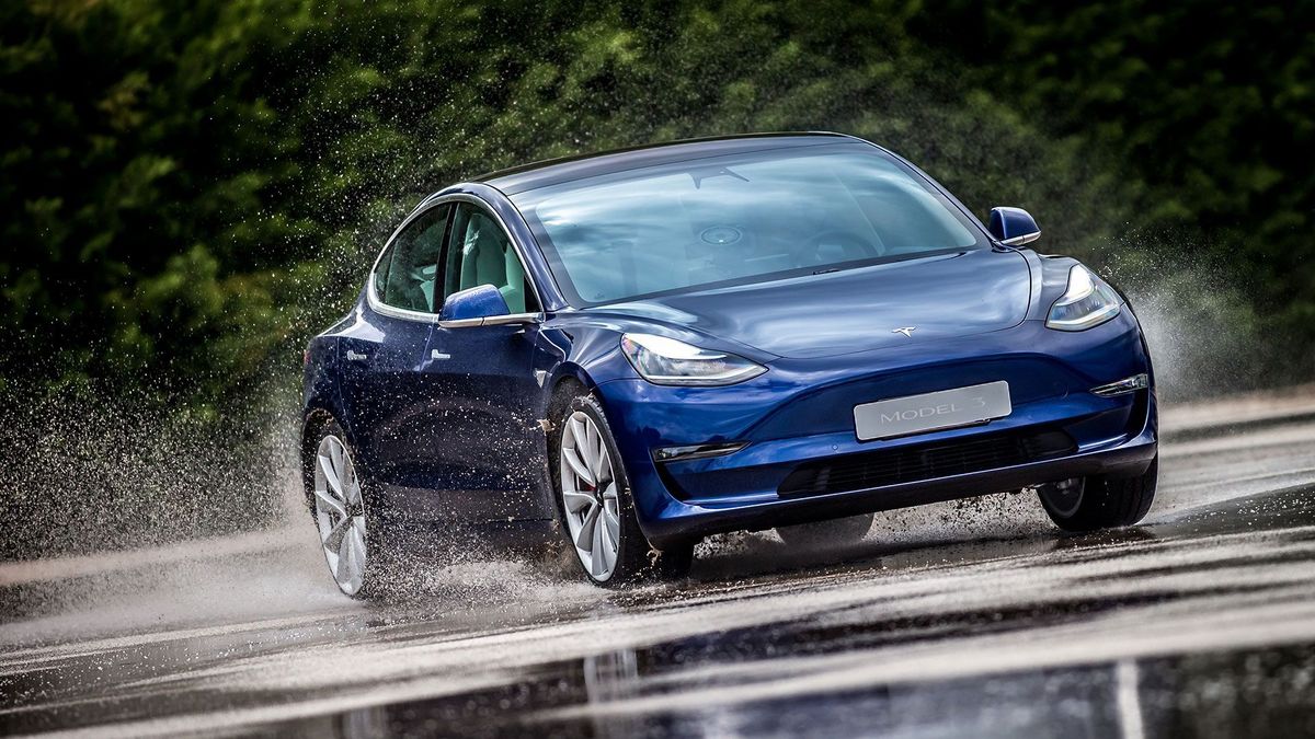 Tesla Model 3 Smashes Rivals & Becomes Best-Selling Car (All) in December in the UK