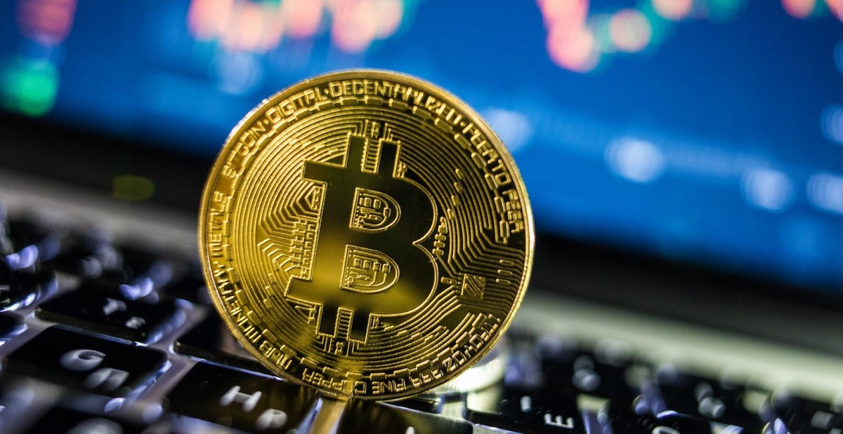 The Profitability of Bitcoin Investments Outstrips Banking Sector Shares by More than 4,200%