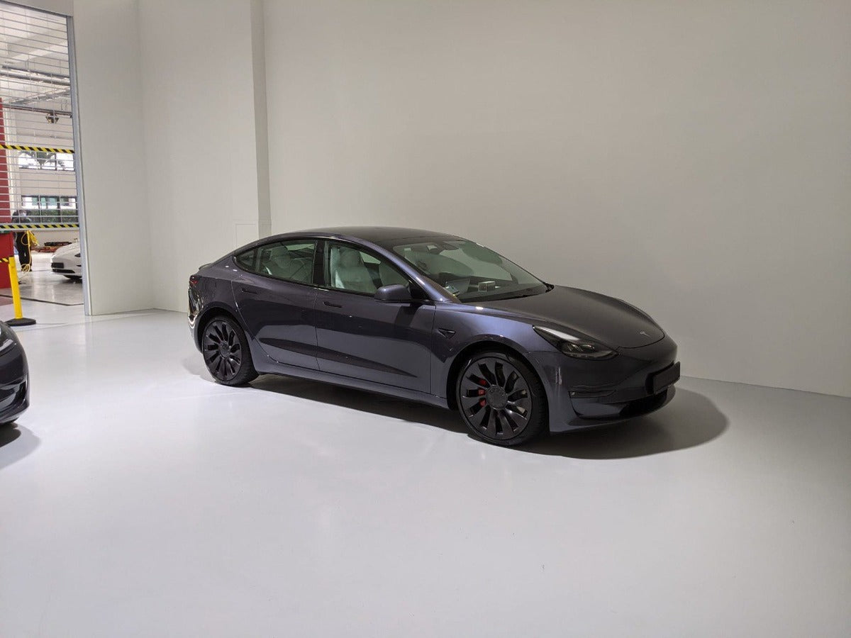 Tesla Officially Starts Model 3 Delivery to Customers in Singapore