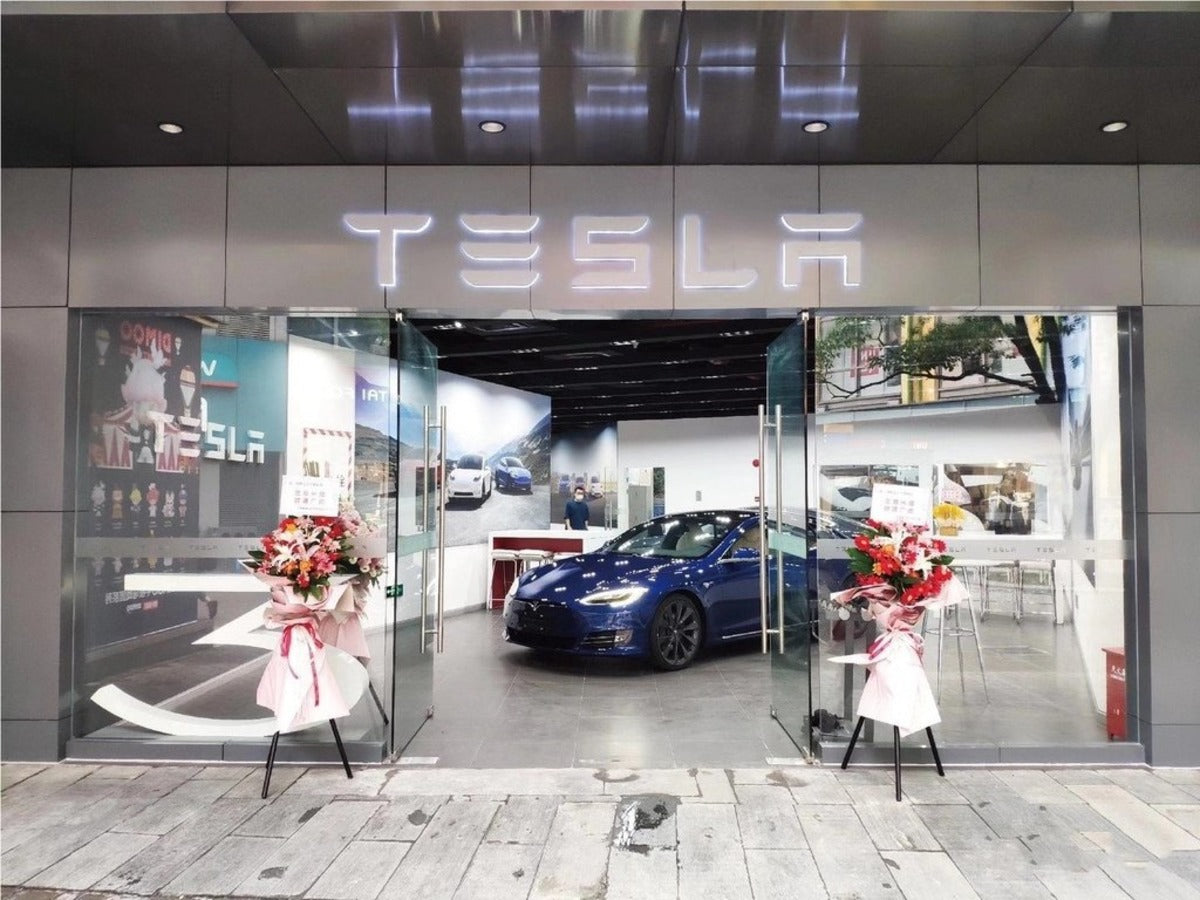 Tesla China Legal Department Fights False Claims