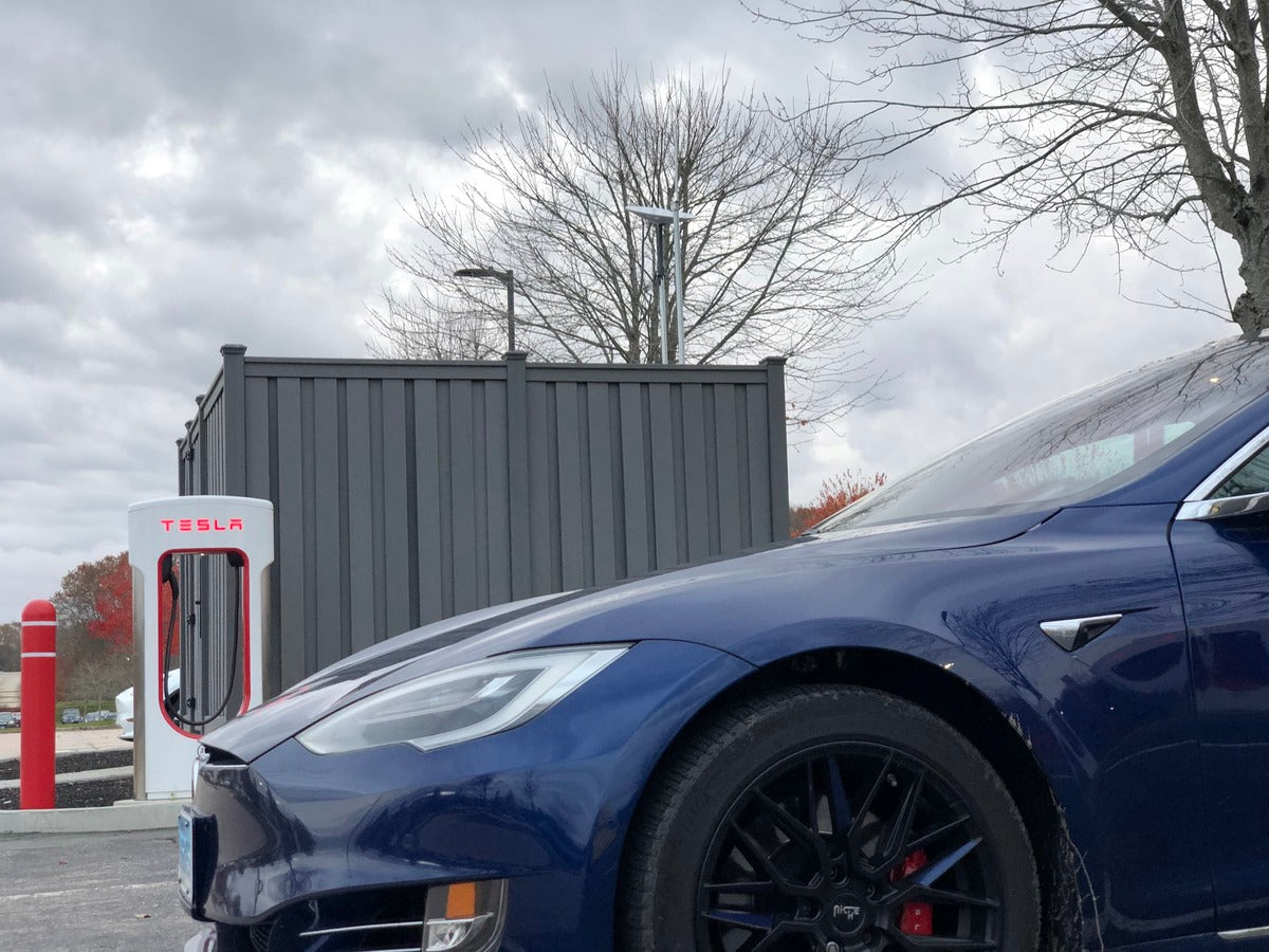 Tesla Begins Installing SpaceX Starlink at Superchargers for Free Wi-Fi, as Promised by Elon Musk