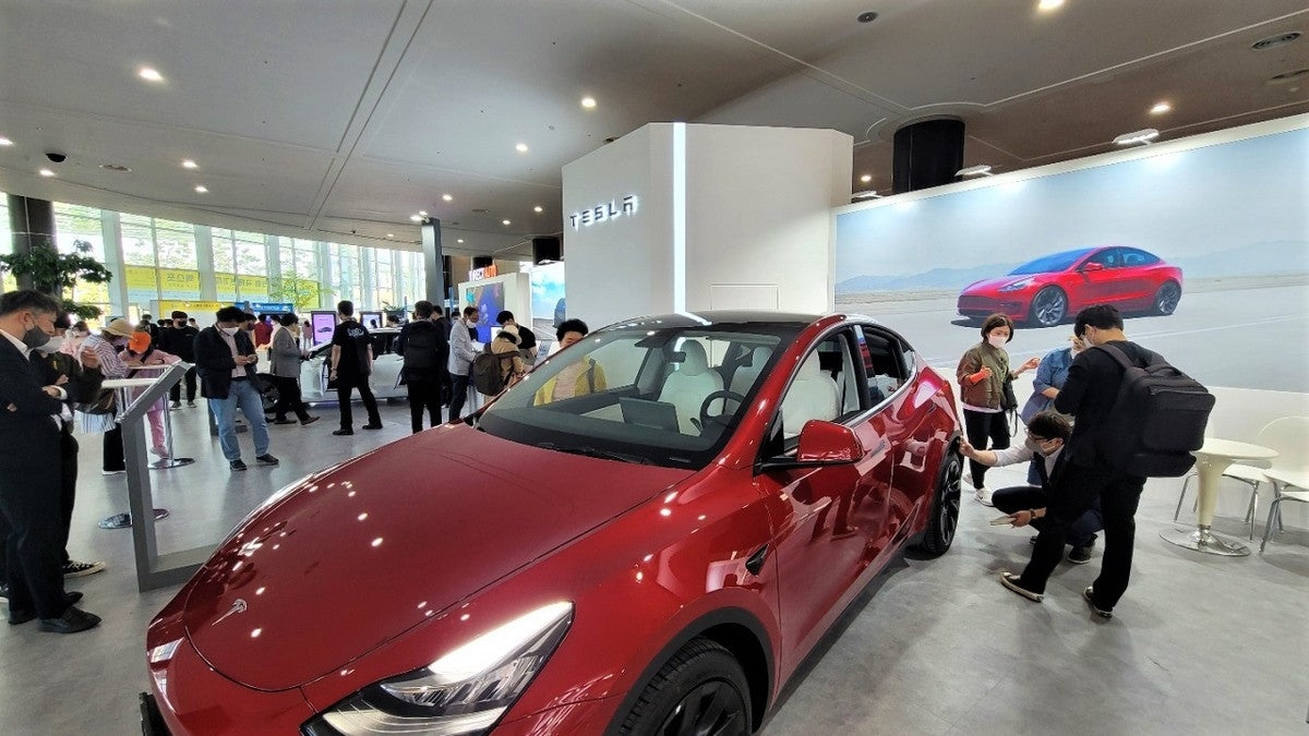 Tesla Model 3 & Y Were on Display at The 9th International Electric Vehicle Expo in South Korea
