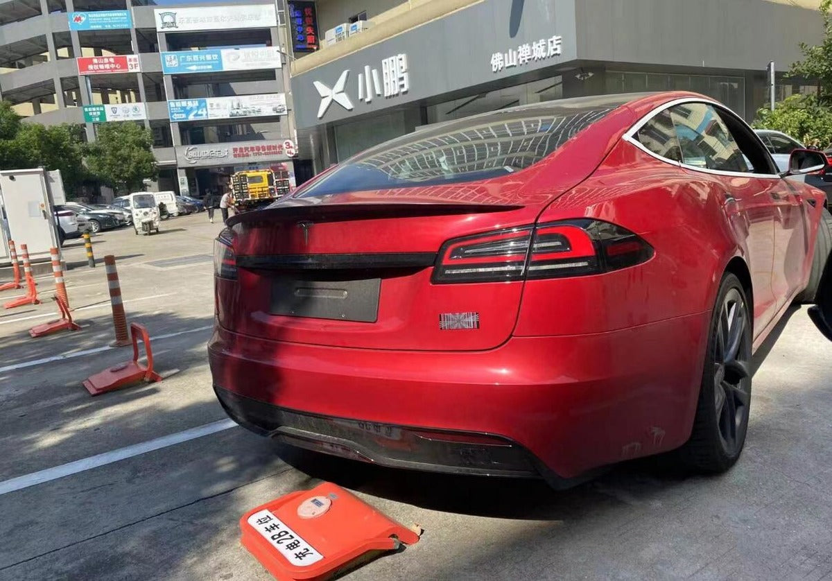 Tesla Model S Plaid Spotted in China