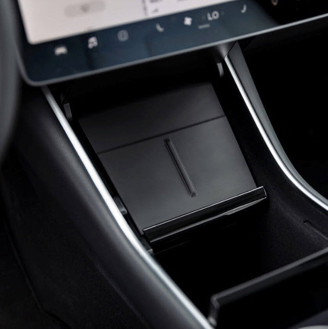 Tesla Model Y Includes A Wireless Phone Charger As Standard Feature