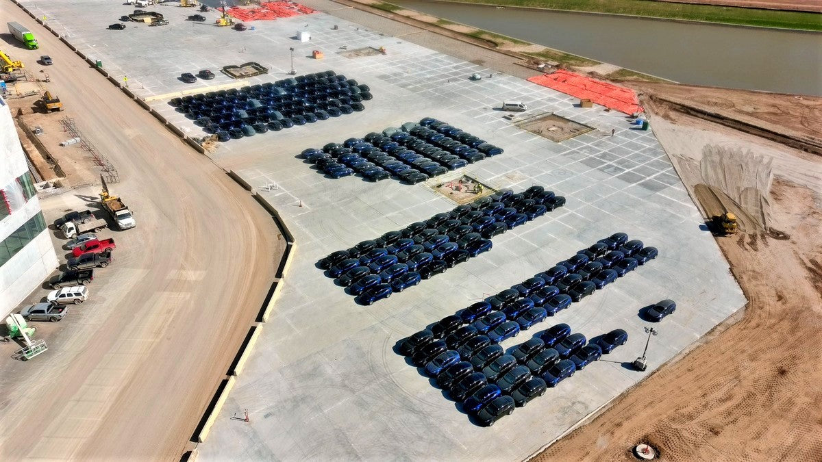 Over 200 Tesla Model Ys Were Spotted at Giga Texas, Maybe in Preparation for First Deliveries
