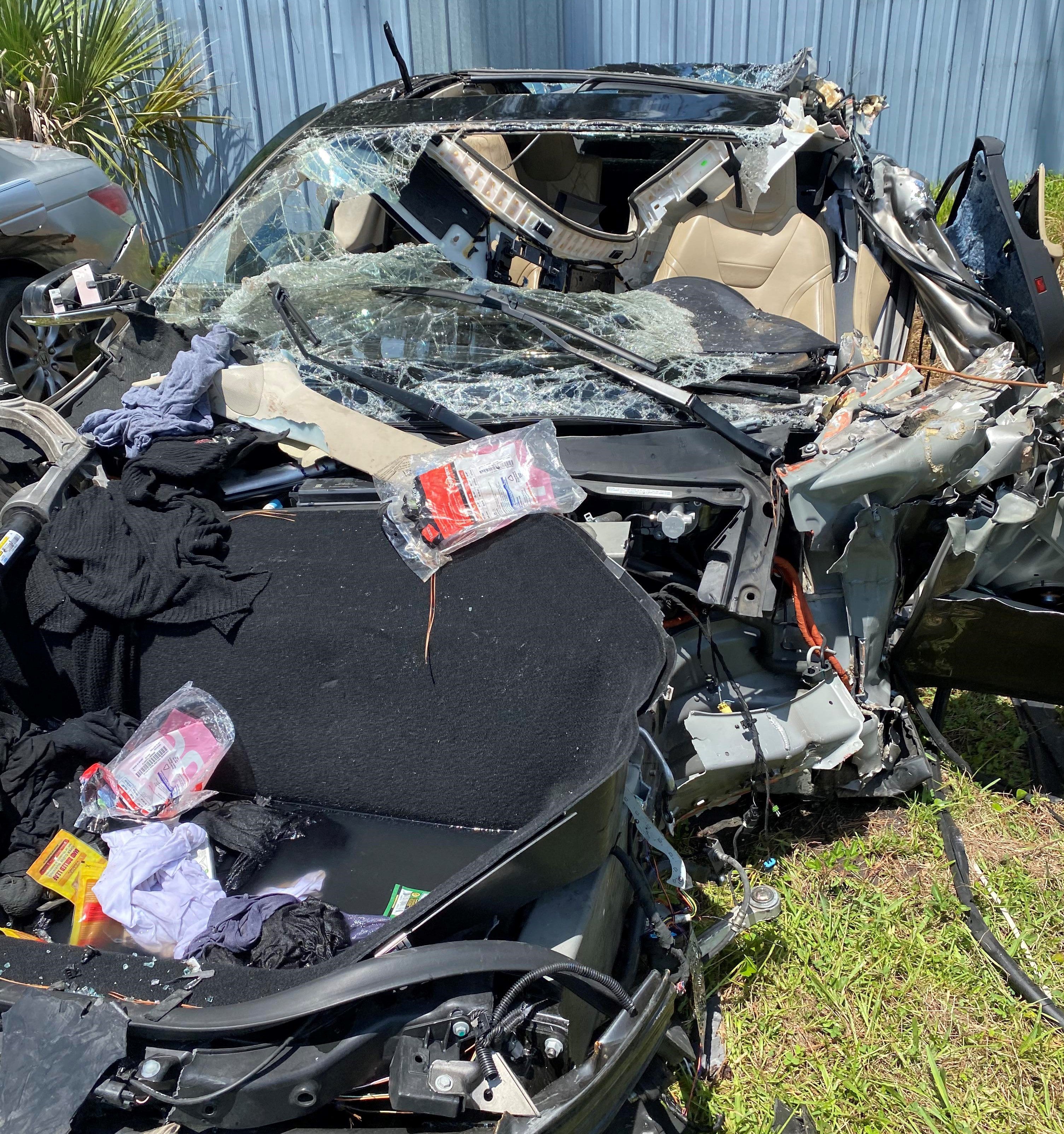 Tesla Model S Saves Family’s Lives in 18 Wheeler-Involved Accident