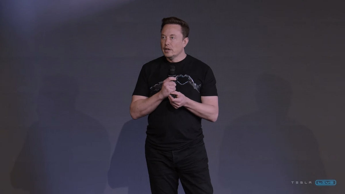 Elon Musk Ends Speculation about Leaving Post of Tesla CEO