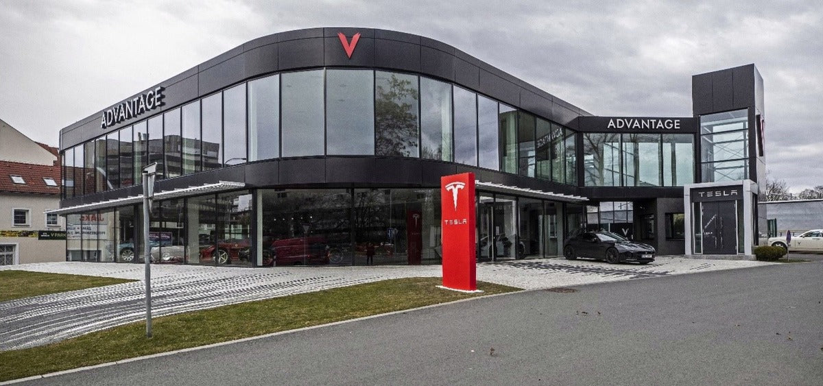 Tesla to Convert Old Porsche Dealership into New Tesla Store in London, Ontario, in Canadian Expansion