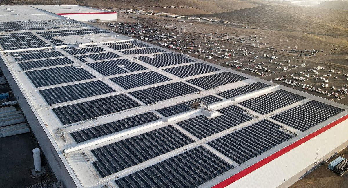 Tesla Giga Nevada Has a Rooftop Solar Installation of ~8 MW, Which it Uses Daily