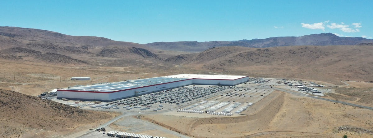 Over 380 Tesla Megapacks Worth $634M+ Spotted at Giga Nevada Preparing for Shipment