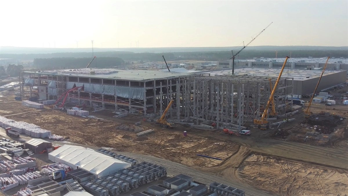 Tesla Giga Berlin Battery Manufacturing Team Gets to Work as Plant Construction Continues