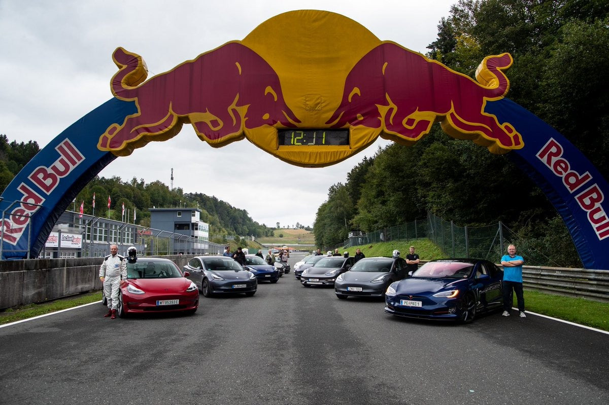 Tesla Corsa Arrives in Europe: First Event Held with Participants from 5 Countries