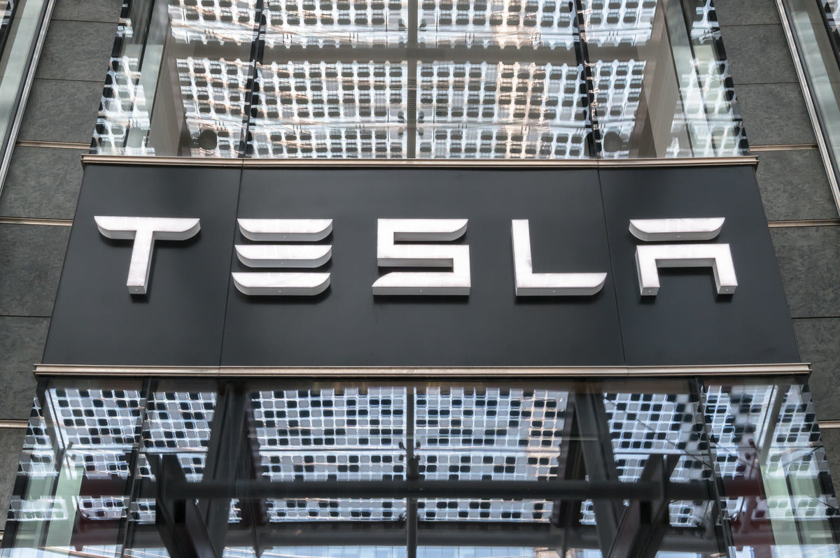 Tesla TSLA Investment Brings in $29 Billion Profit to Scottish Investment Trust