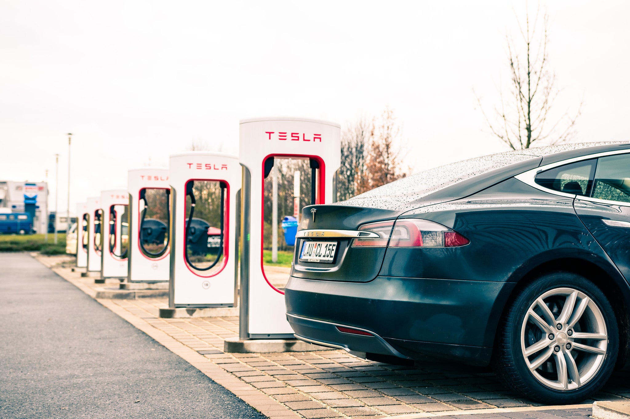 Tesla-Supercharger-Maxwell-Technologies-Lithium-batteries