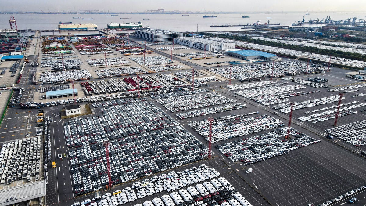 Around 1000 Giga Shanghai-Made Tesla Cars Spotted in China Port Preparing for Shipment