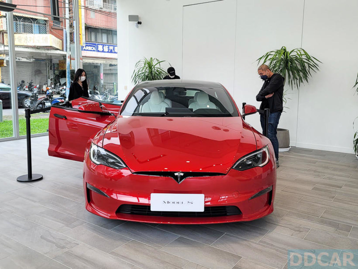 Tesla Model S & X Pass Homologation in the Asia-Pacific Region & Now Are on Display in Taiwan