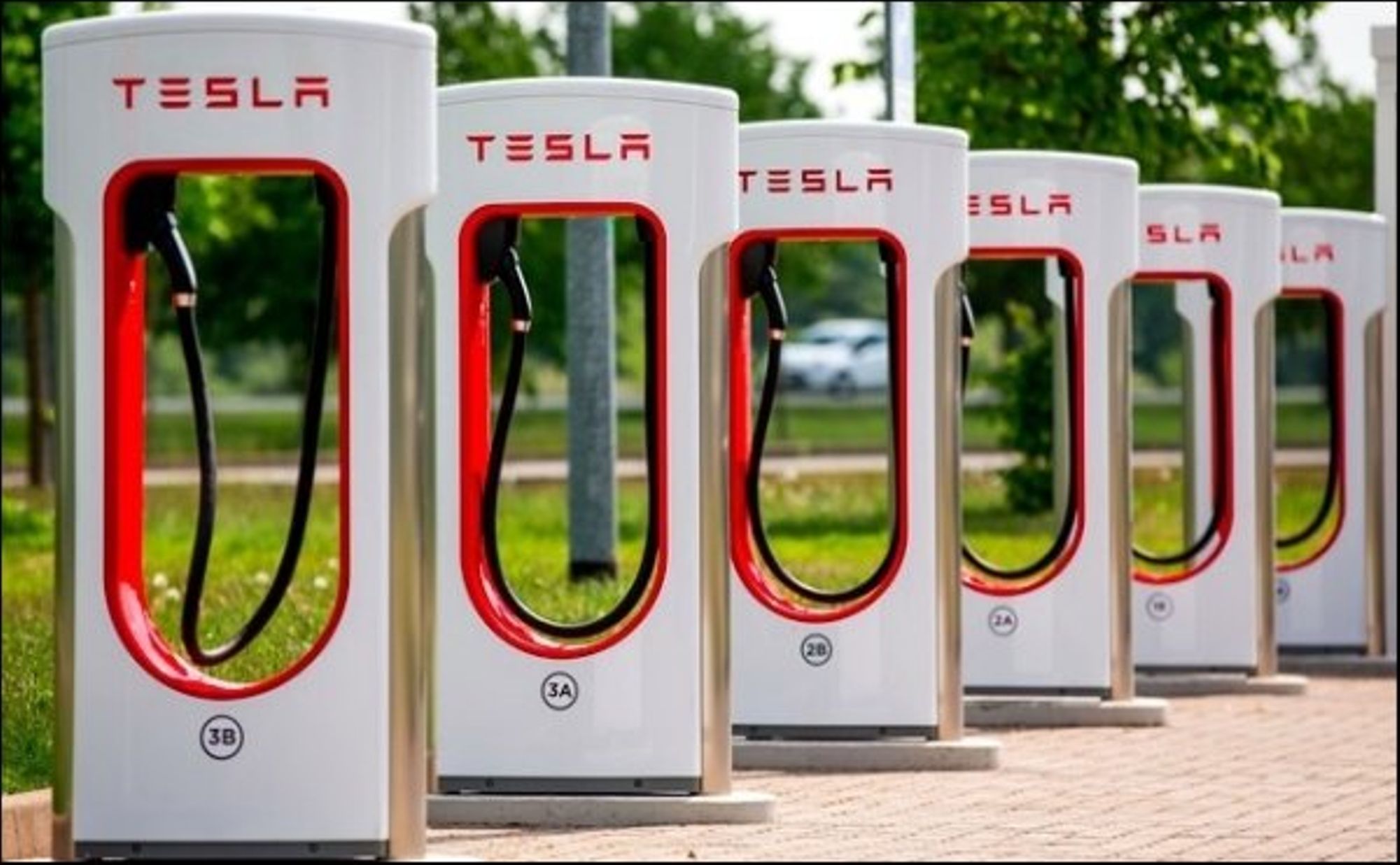 Tesla China To Increase 4000 Superchargers in 2020 for High Demanding Model 3