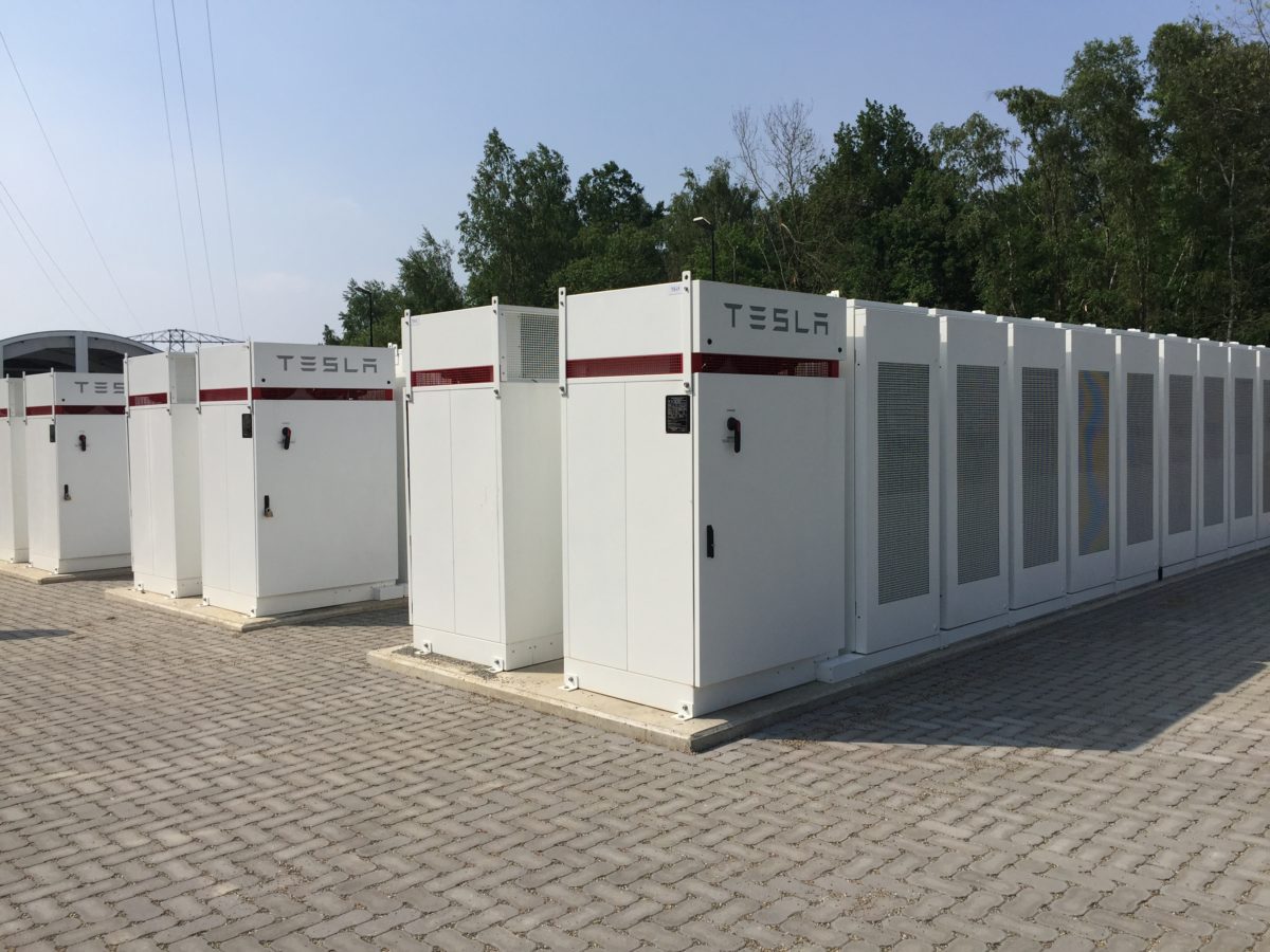 Tesla Is Building a Giant 100 MW Energy Storage Battery to Connect Texas to the Grid