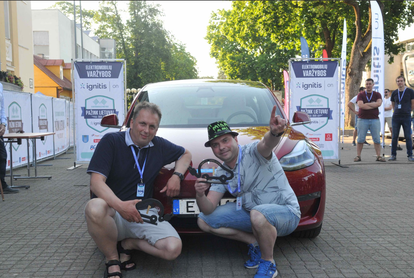 Tesla Model 3 and Peugeot e-208 crews triumphed in electric car competition