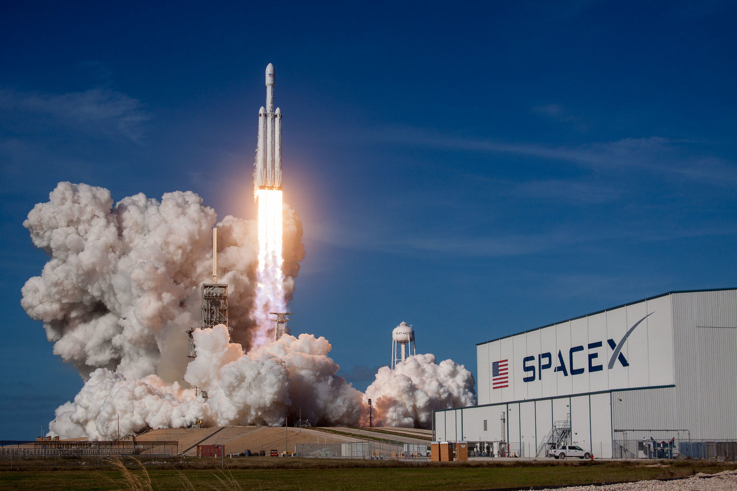 SpaceX Falcon Heavy Will Launch Astrobotic's Griffin Lander Carrying NASA Rover To The Moon