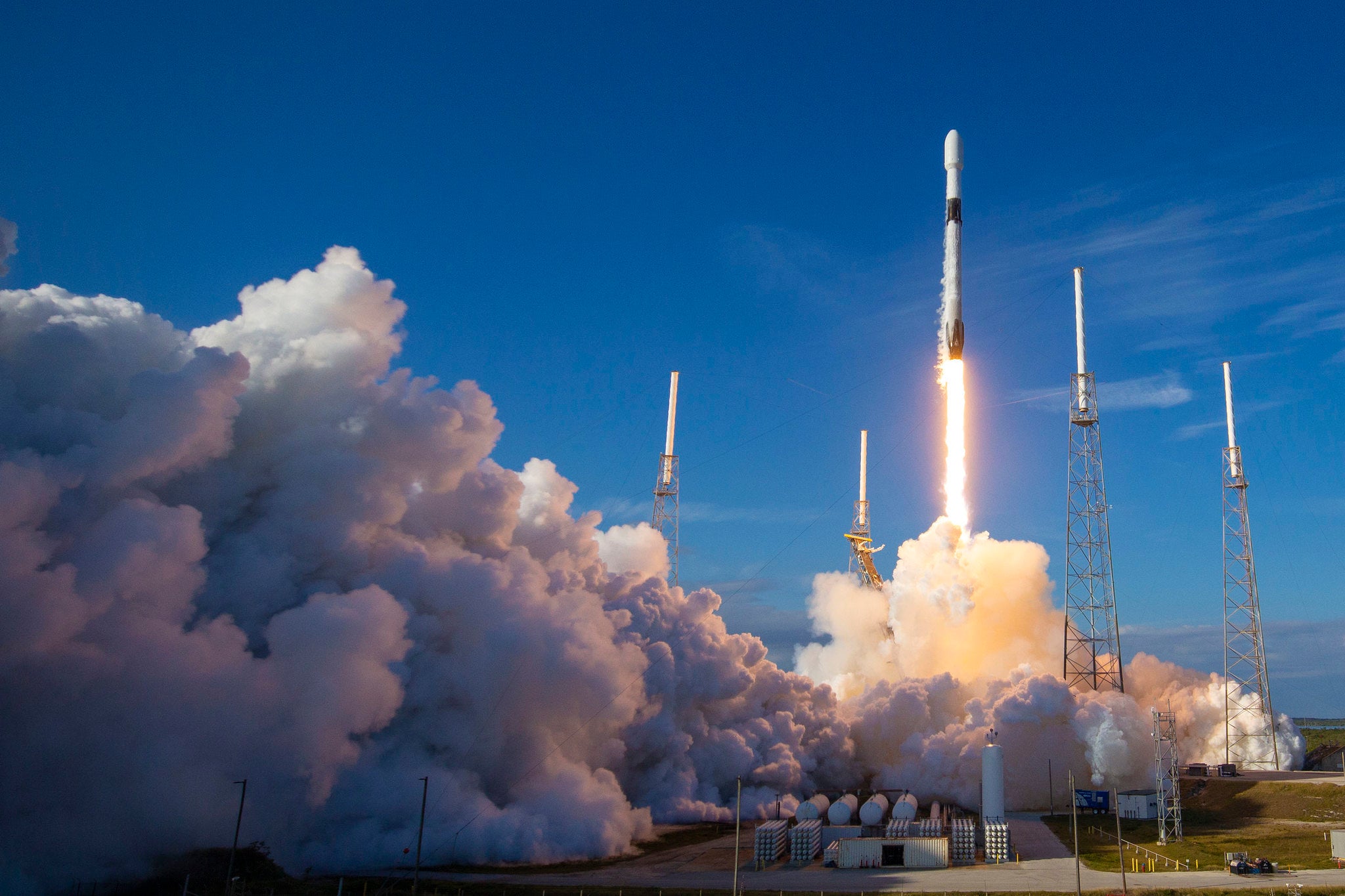 SpaceX valuation increases to $74 billion with the recent $850 million capital raise