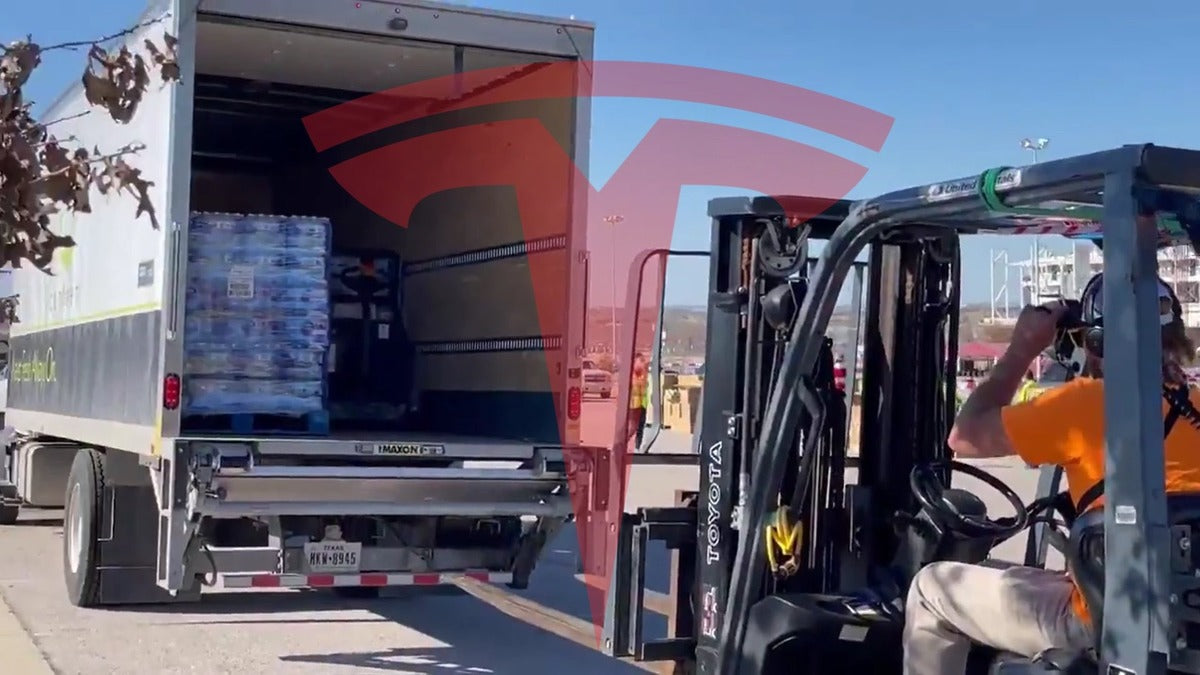Tesla Donates Food & Water for Texans Hit by Winter Storm, Tesla Community Helps Distribute