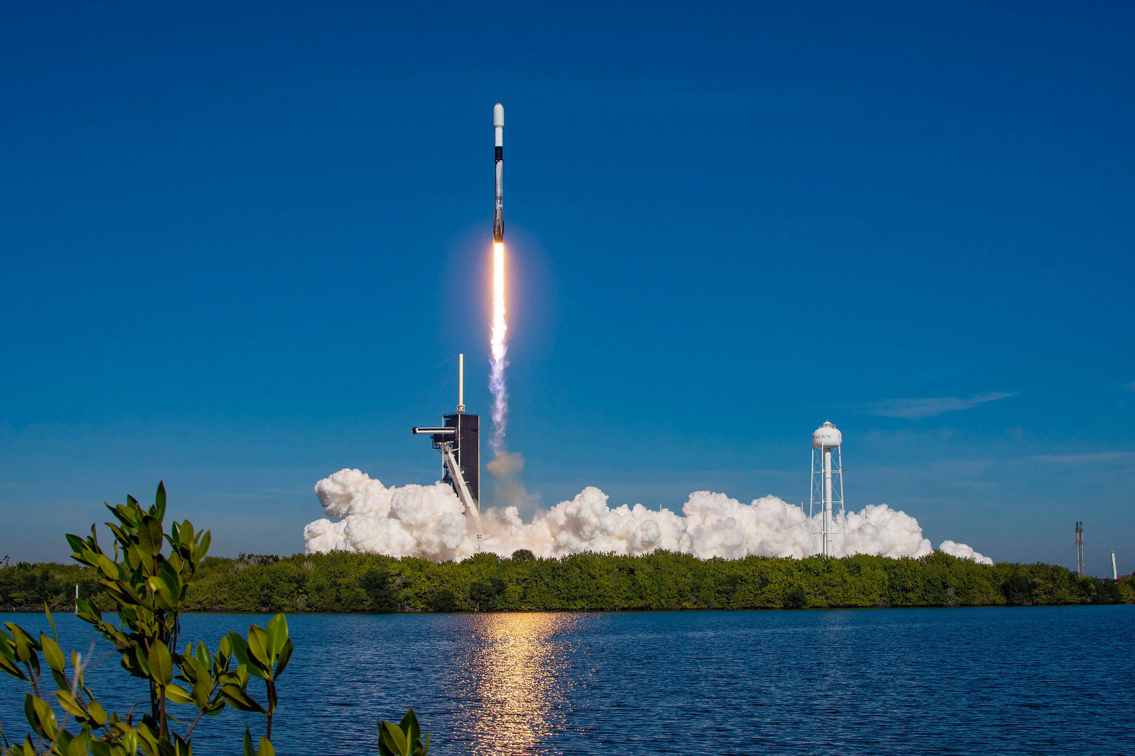 SpaceX Falcon 9 launches Starlink Mission –‘Time to let the American broomstick fly & hear the sounds of freedom!’