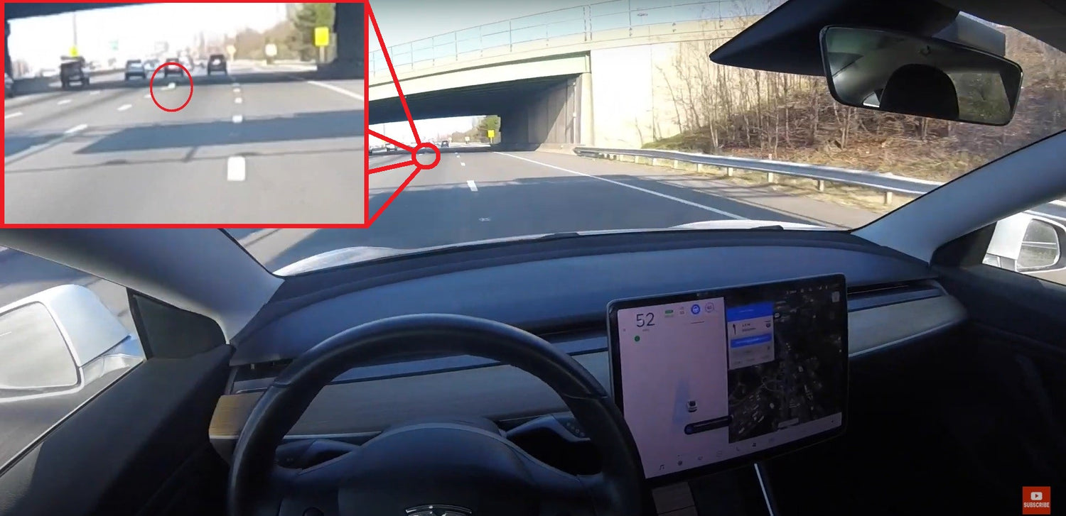 Tesla Full Self-Driving FSD Beta Safely Negotiates Floating Bag on Freeway