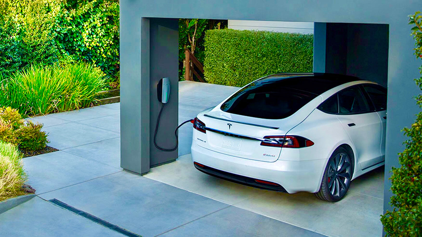 Accelerate and charge itself: Tesla received the long-awaited update