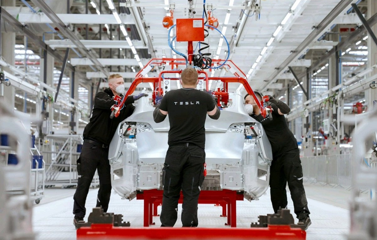 Tesla Cuts Underbody Costs by 40% with New Tech