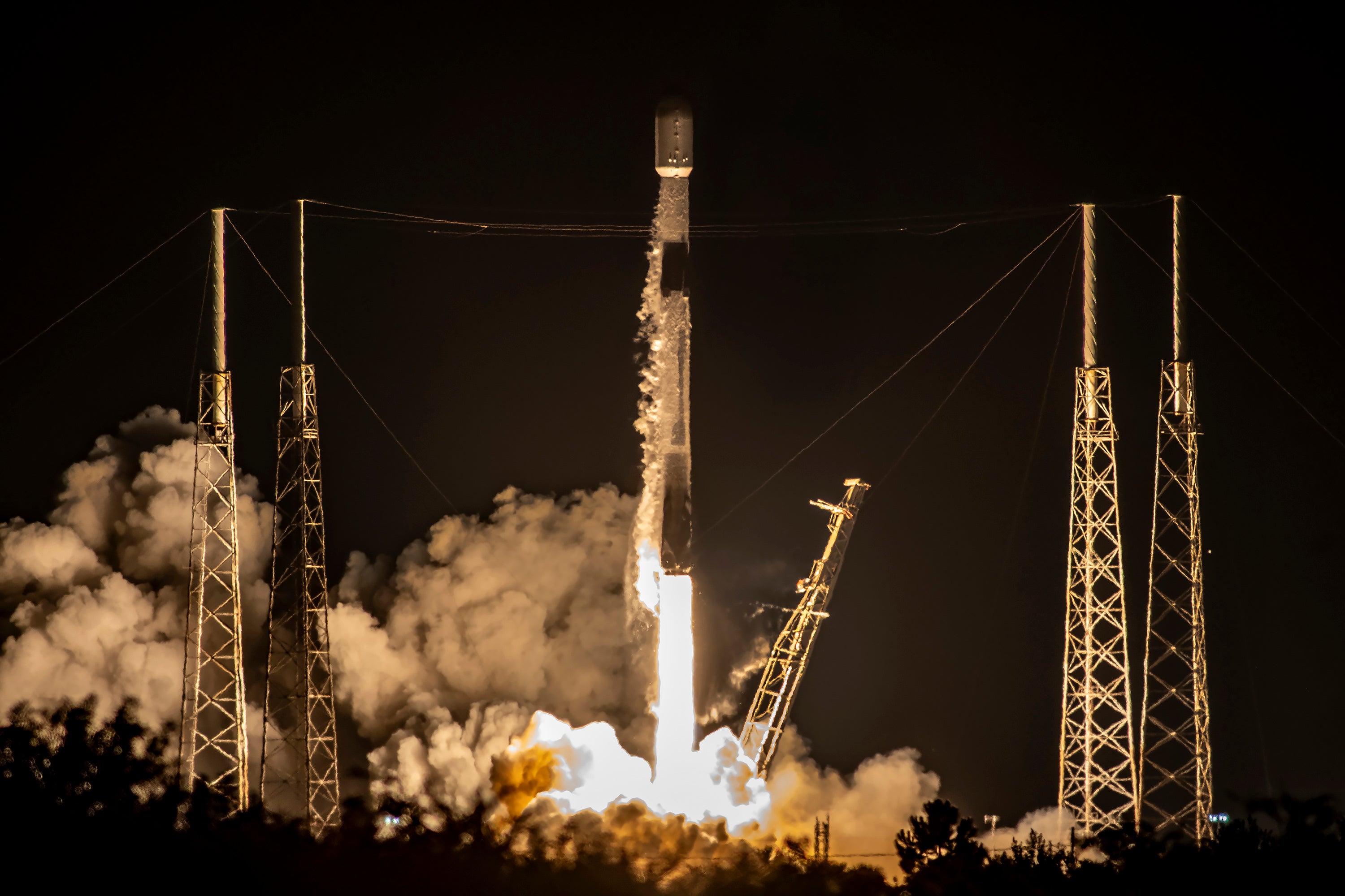 SpaceX continues rapid launch pace with third Starlink V2 Mini satellite fleet deployment in a Week
