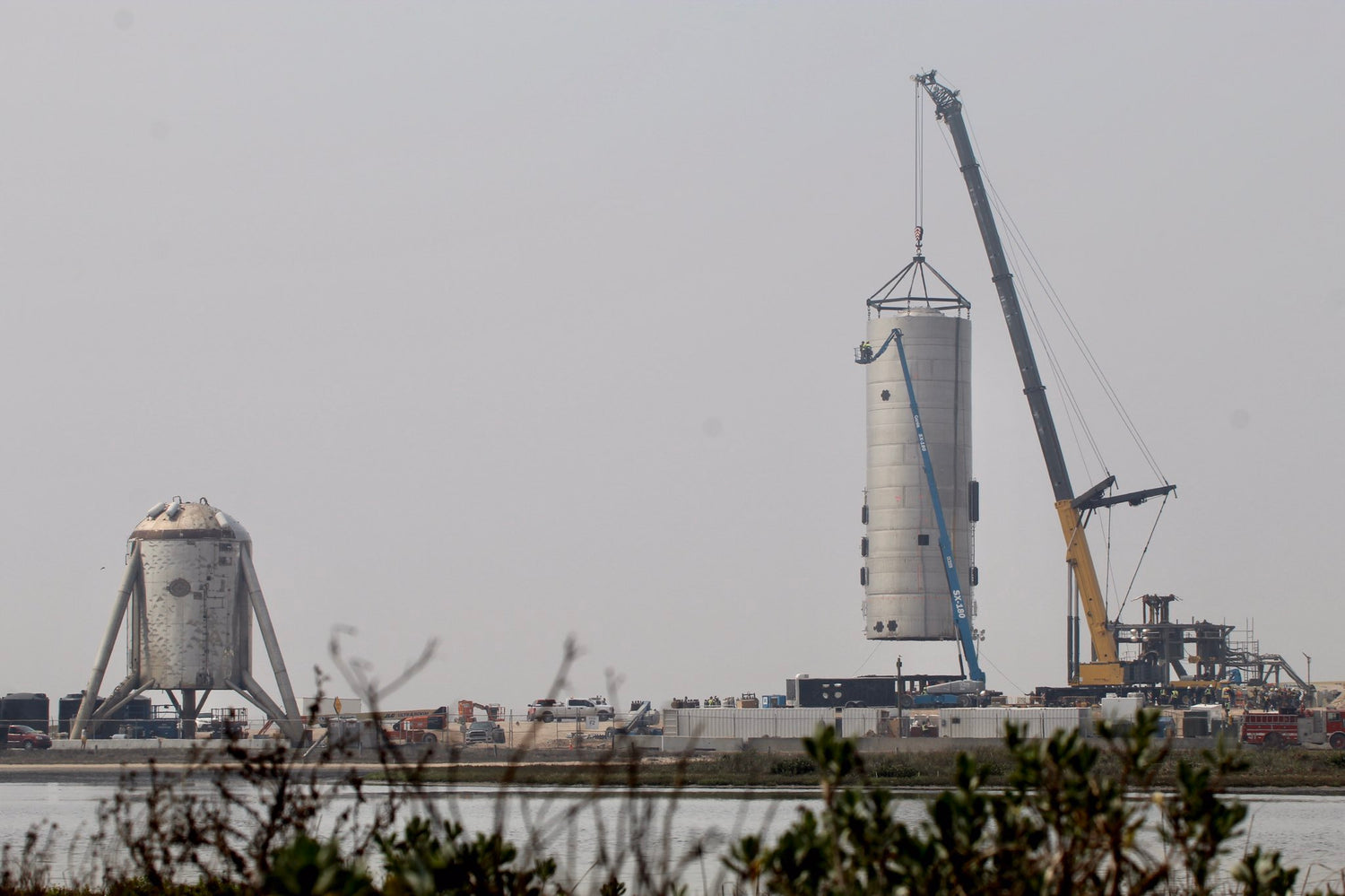 SpaceX South Texas prepares to pressure test Starship SN4, as SN5 is rapidly under construction