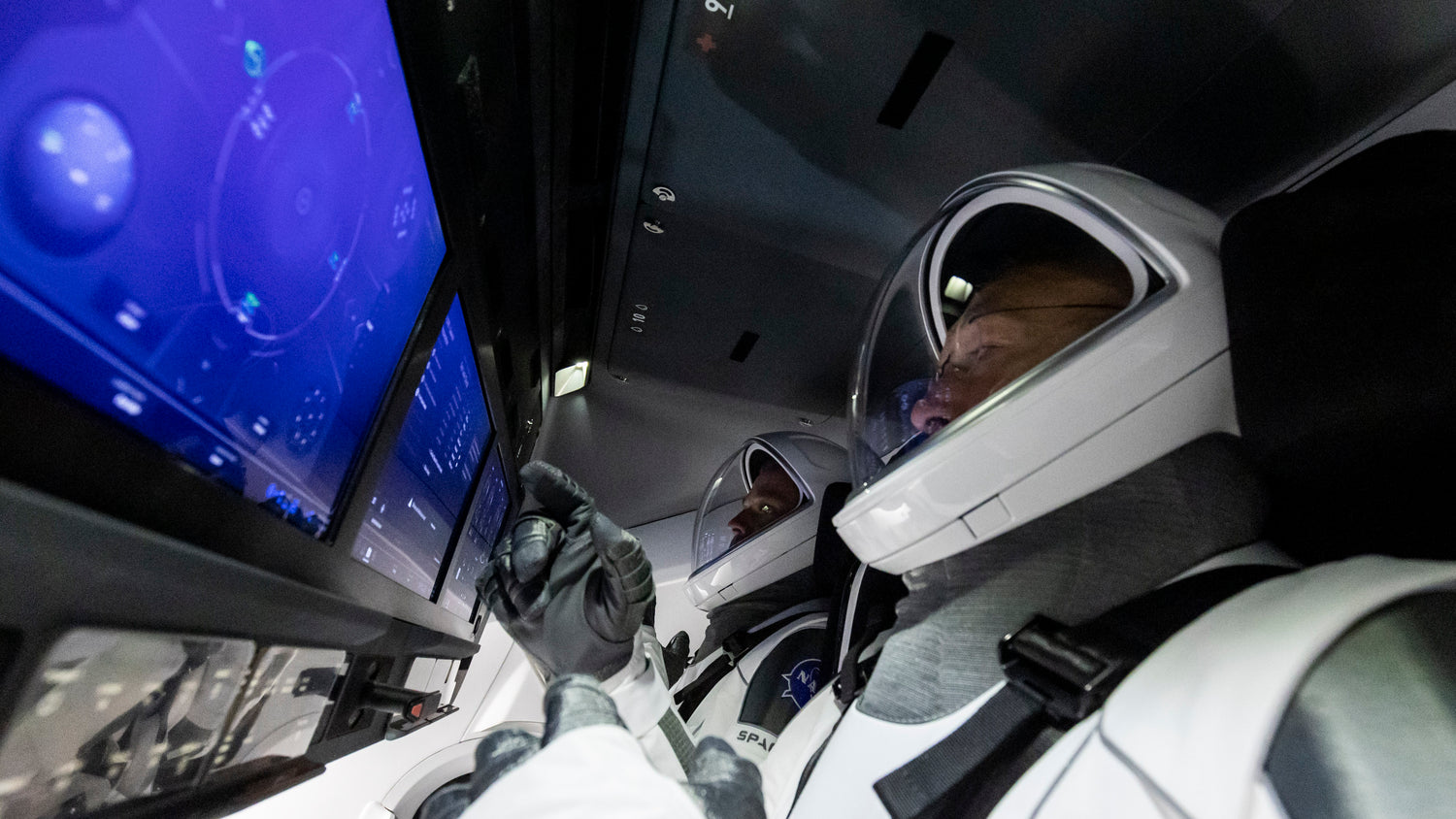 Take a tour inside the SpaceX Crew Dragon spacecraft NASA Astronauts will ride!  [video]