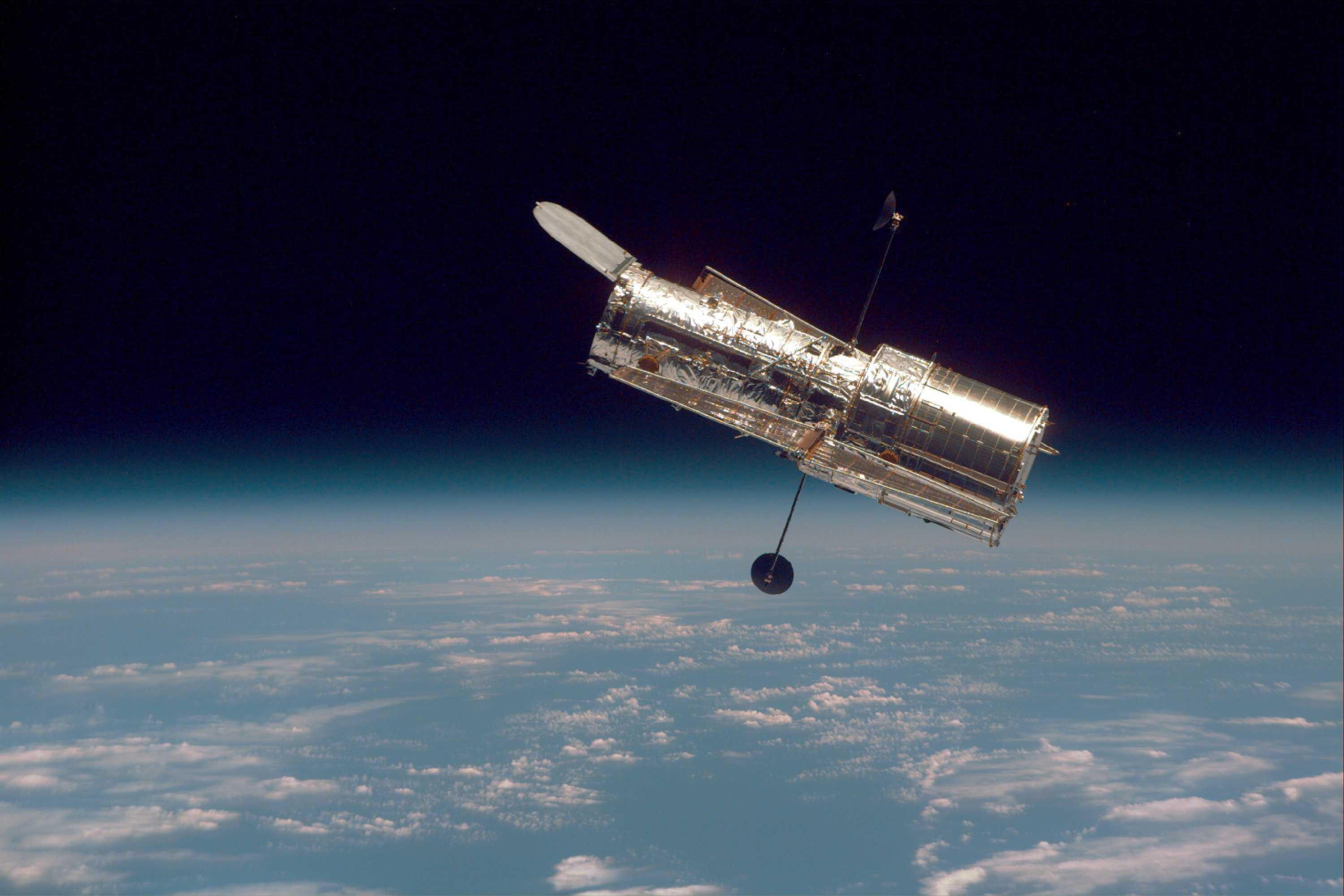 SpaceX is studying the possibility of boosting the Hubble Space Telescope's altitude to extend its lifespan, NASA invites interested companies to participate in the study